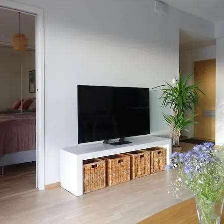 Huoneisto Modern 1br With Huge Balcony Above Mall Of Tripla *