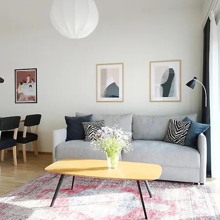 Huoneisto Modern 1br With Huge Balcony Above Mall Of Tripla Helsinki