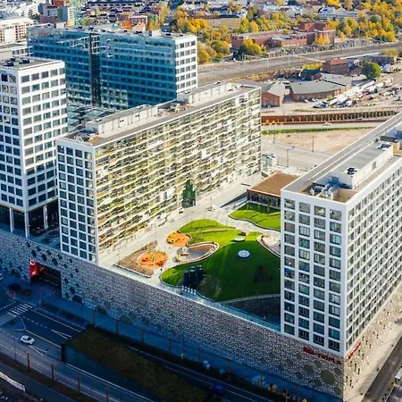 Huoneisto Modern 1br With Huge Balcony Above Mall Of Tripla