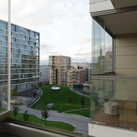 Modern 1br With Huge Balcony Above Mall Of Tripla Huoneisto *