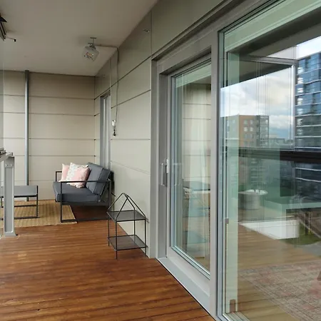 Modern 1br With Huge Balcony Above Mall Of Tripla Huoneisto Helsinki
